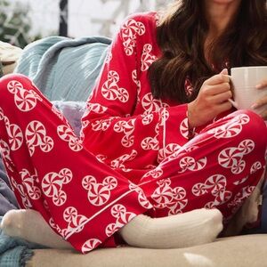 Disney Parks 2025 MICKEY Mouse Icon PEPPERMINT Swirl HOLIDAY Sleep Set 1X NWT